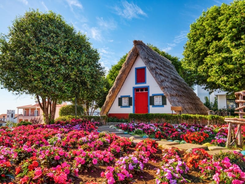 Madeira Santana Strohhaus