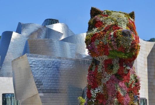 Blumen-Katze im Guggenheim Museum