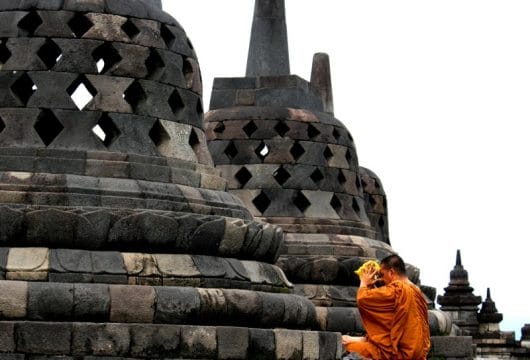 Betender Mönch in Borobudur