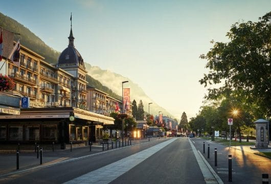 schweiz-interlaken-hoeheweg mit hotel vi