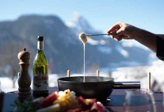 schweiz-saanen-huus-gstaad-fondue caquel
