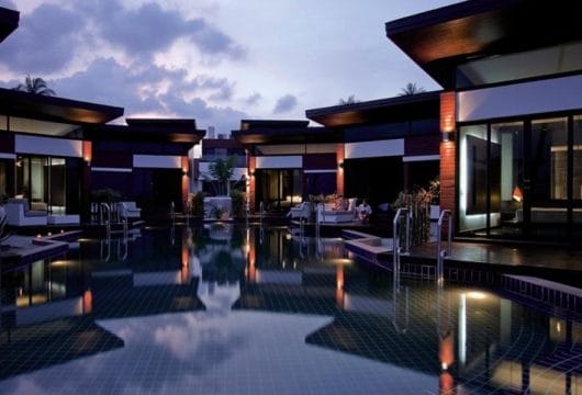 Aava Resort, Bungalows am Pool