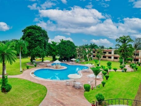 Hotel Clarks Khajuraho - Pool 1
