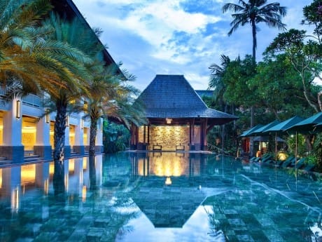 Pool im Puri Santrian