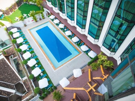 Der Pool des The Empress Hotel