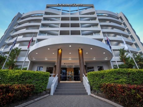 DoubleTree By Hilton Cairns Exterior