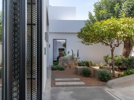 Eingang, Minos Beach Art Hotel