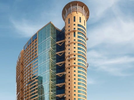 Grand Millennium Al Wahda Hotel Außen