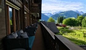 schweiz-gstaad saanen-huus hotel-terrass