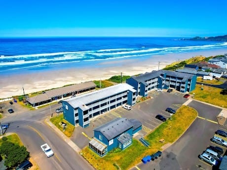 OYO Waves Hotel - exterior