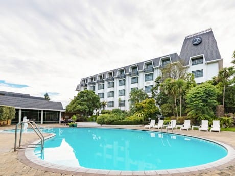 Distinction Rotorua_Exterior with Swimmi