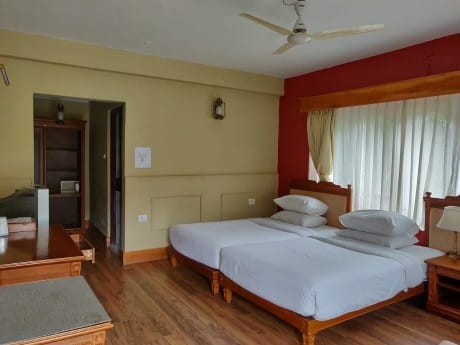 Himalayan Dragon'S Nest Hotel - Zimmer