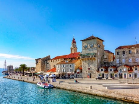 Trogir auf dem Festland Kroatiens