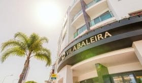 Außenansicht des Hotel Vila Baleira