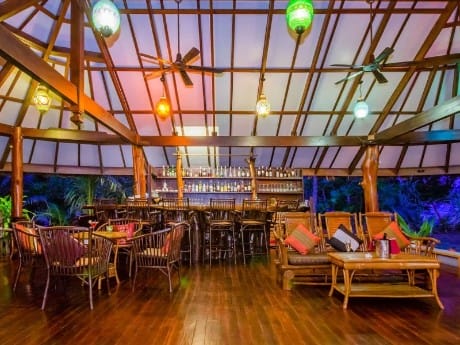 Die Bar des Koh Jum Beach