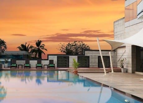 Holiday Inn Cochin_Pool (2)