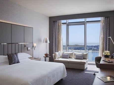 Beispielzimmer im Pearl Rotana Hotel