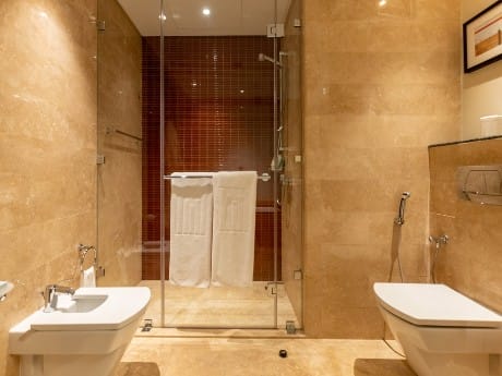 Grand Millennium Al Wahda Hotel Bad