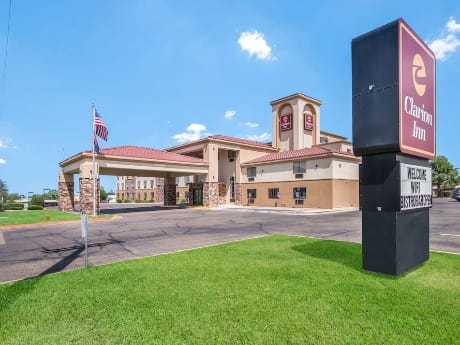 Clarion Inn Lake Powell - exterior