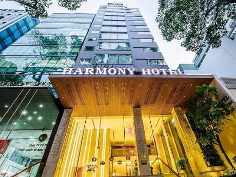 Eingang des Harmony Saigon