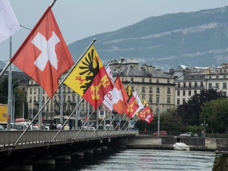schweiz-genf-flaggen