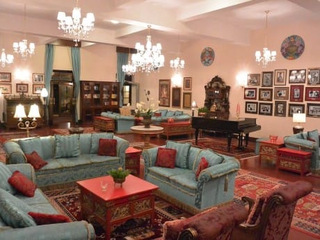 The Elgin Nor-Khill - Lobby