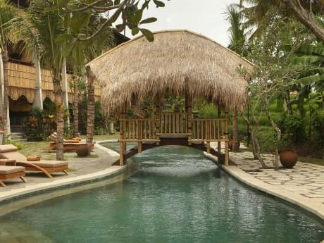 Pool im Alaya Resort