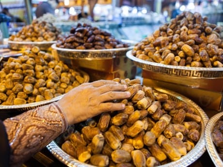 Entdecken Sie die Märkte von Dubai