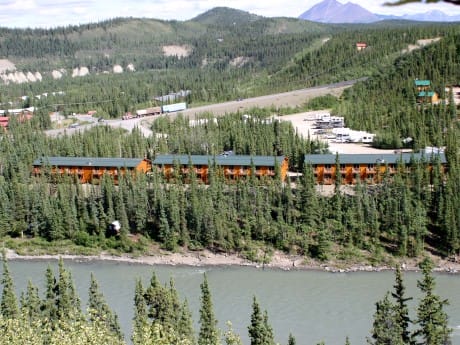 Denali Grizzly Bear Resort - Exterior