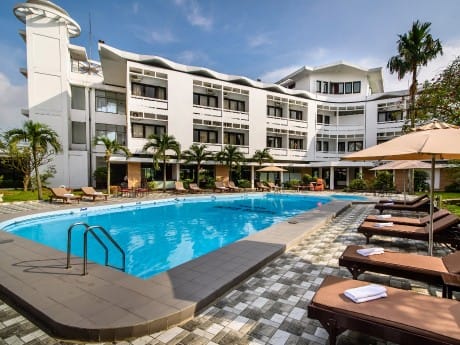 Der Pool des Huong Giang