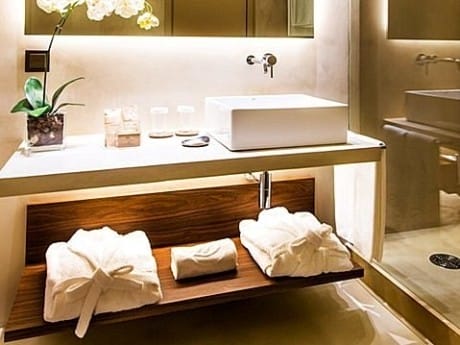 Badezimmerbeispiel im Hotel Dom Henrique