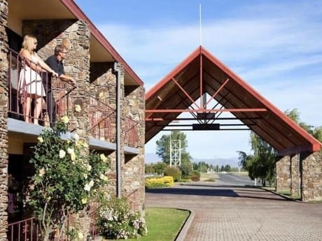 Distinction MacKenzie Country Hotel