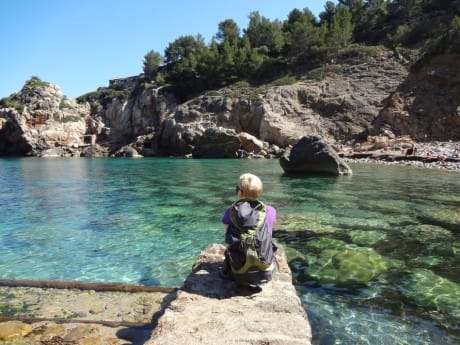 Mallorca Deia Bucht Wanderer