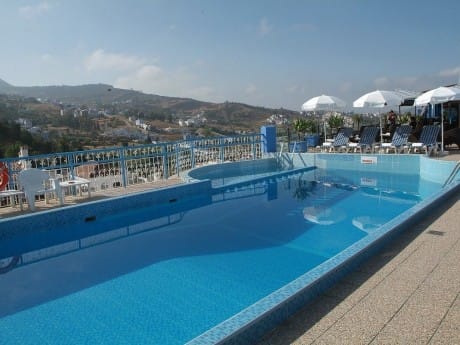 Hotel Parador, Pool mit Ausblick