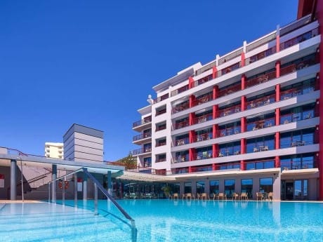 Pool, Four Views Monumental