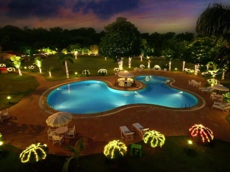 Hotel Clarks Khajuraho - Pool