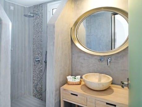 Santorin Aegean Plaza Badezimmer Bsp.