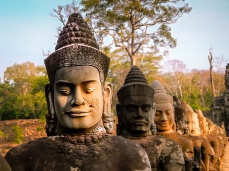 Statuen Angkor