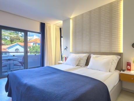 Standard Zimmer, Four Views Monumental