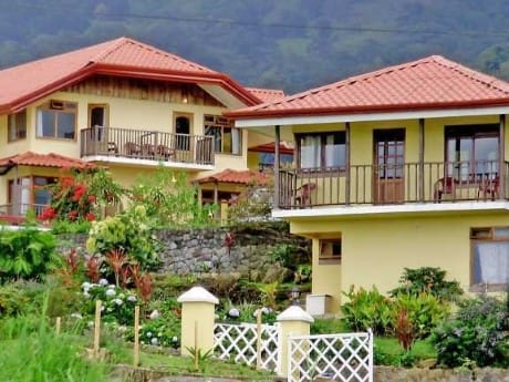 Guayabo Lodge - exterior