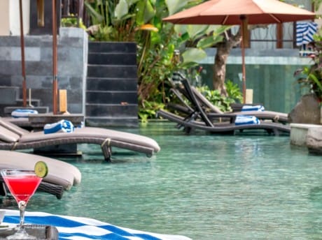 Poolanlage im Anumana Ubud Hotel