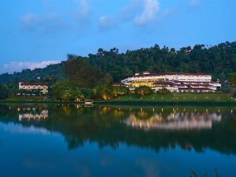 cinnamon citadel-hotel-exterior 2