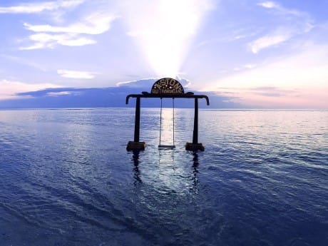 Schaukel im Aston Sunset Beach