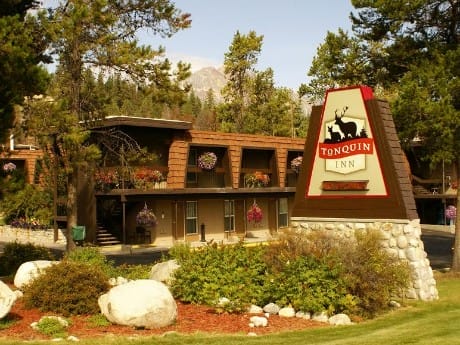 Tonquin Inn
