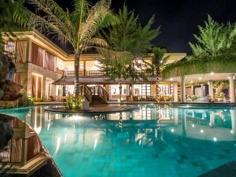 Pool in der Vila Ombak