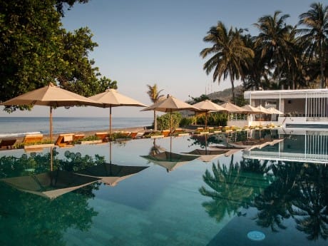 Poolanlage des Living Asia Resort