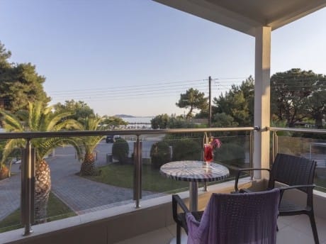 griechenland-sithonia-lagomandra-balkon