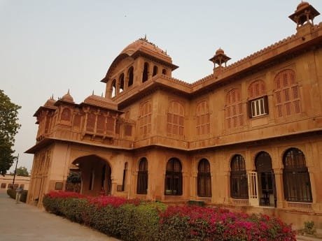 Hotel Lallgarh Palace Außenansicht