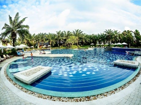 Der Pool des Palm Garden Beach Resort