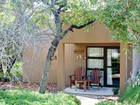 Toshari Ldoge_Namibia_Room exterior_01